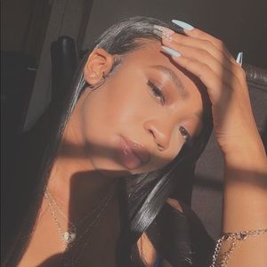 Meet your Posher, Desi